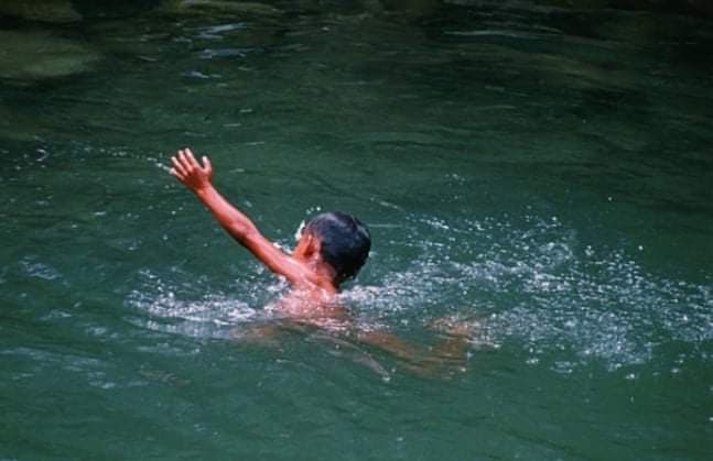 पानी मा डुबेर एक बालककाे मृत्यु